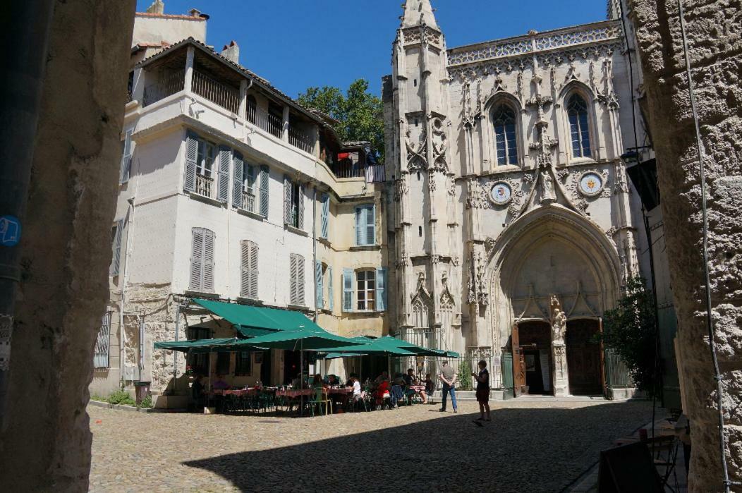 Les Marchands Avignone Esterno foto
